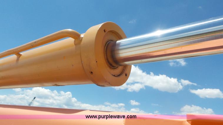 image for item L1999 1983 International F2574 bridge inspection and bucket truck