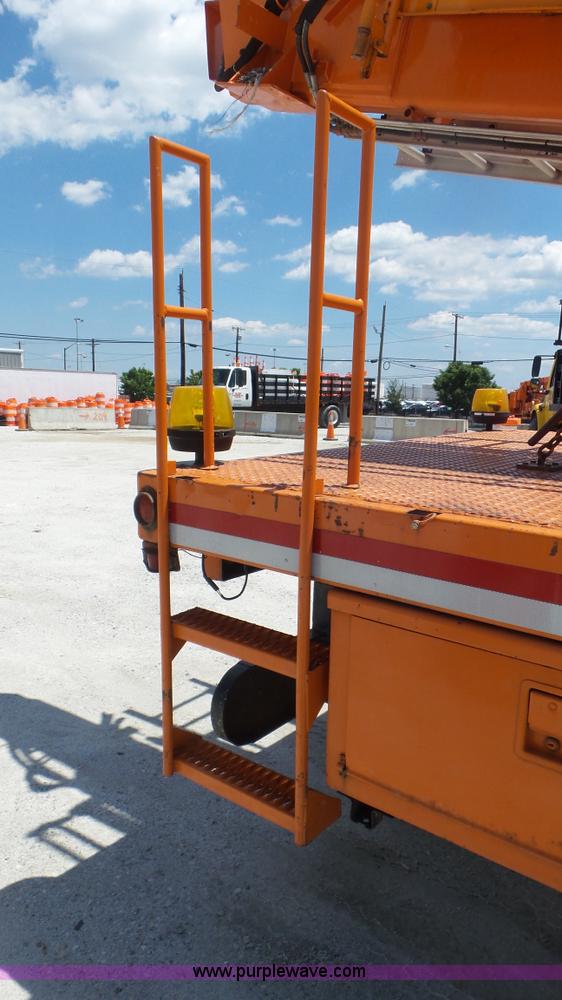 image for item L1999 1983 International F2574 bridge inspection and bucket truck