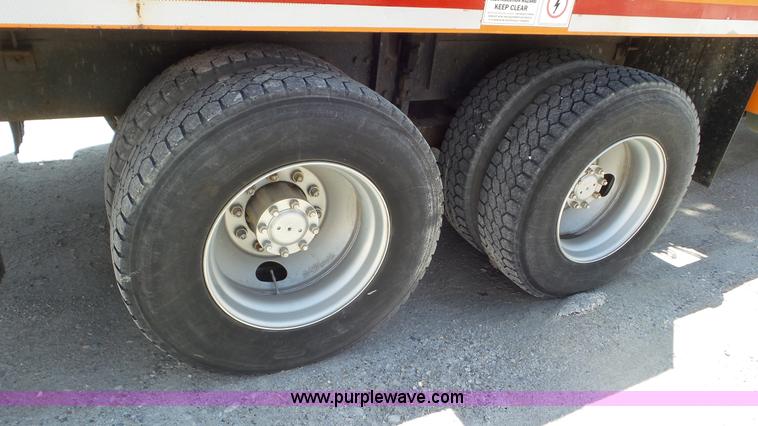 image for item L1999 1983 International F2574 bridge inspection and bucket truck