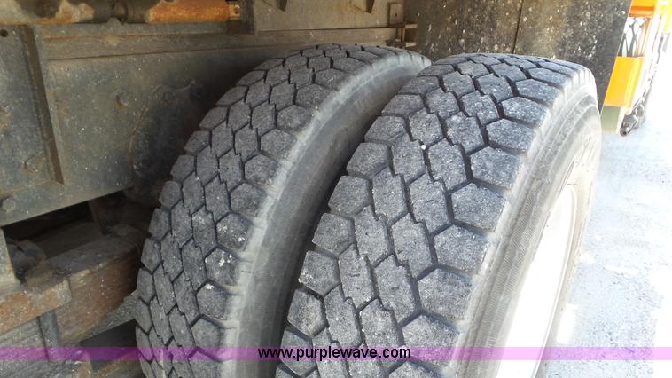 image for item L1999 1983 International F2574 bridge inspection and bucket truck