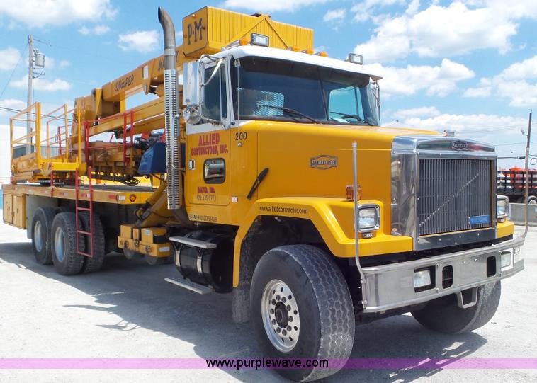 image for item L2000 1995 Volvo ACL bridge inspection truck