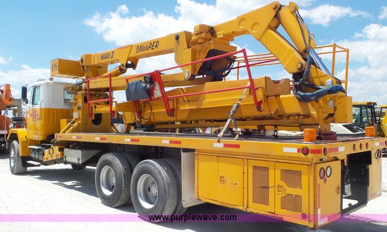 image for item L2000 1995 Volvo ACL bridge inspection truck