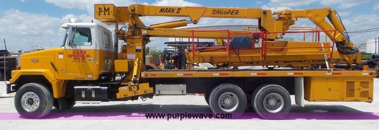 image for item L2000 1995 Volvo ACL bridge inspection truck