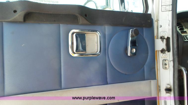 image for item L2000 1995 Volvo ACL bridge inspection truck