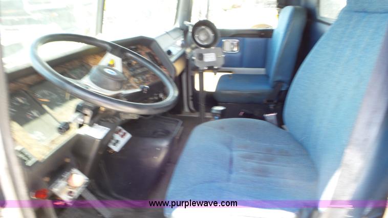 image for item L2000 1995 Volvo ACL bridge inspection truck