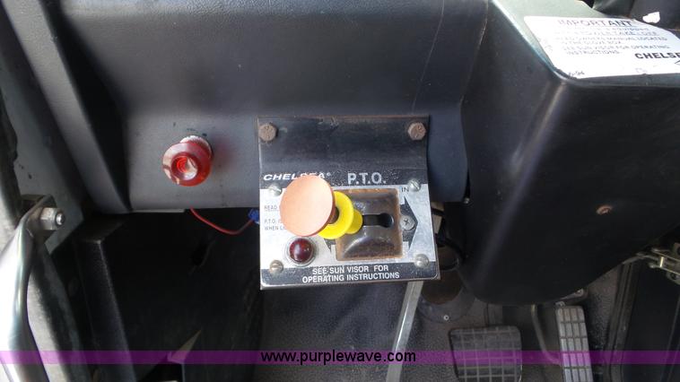 image for item L2000 1995 Volvo ACL bridge inspection truck