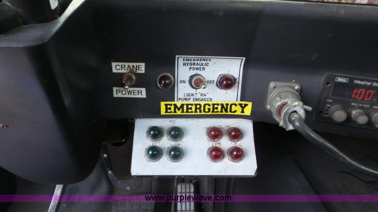 image for item L2000 1995 Volvo ACL bridge inspection truck