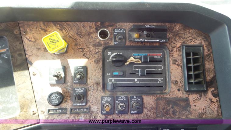 image for item L2000 1995 Volvo ACL bridge inspection truck