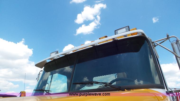 image for item L2000 1995 Volvo ACL bridge inspection truck