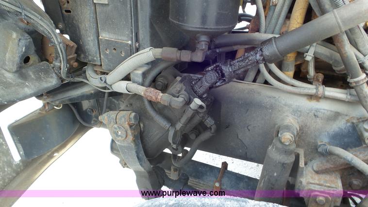 image for item L2000 1995 Volvo ACL bridge inspection truck