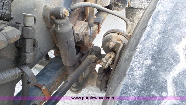 image for item L2000 1995 Volvo ACL bridge inspection truck