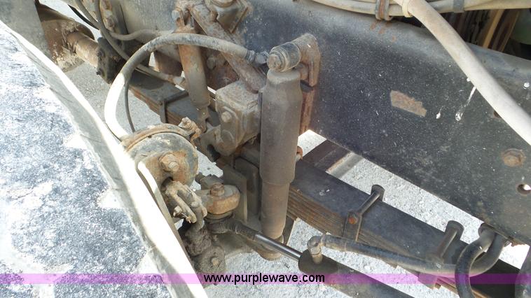 image for item L2000 1995 Volvo ACL bridge inspection truck