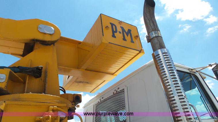 image for item L2000 1995 Volvo ACL bridge inspection truck