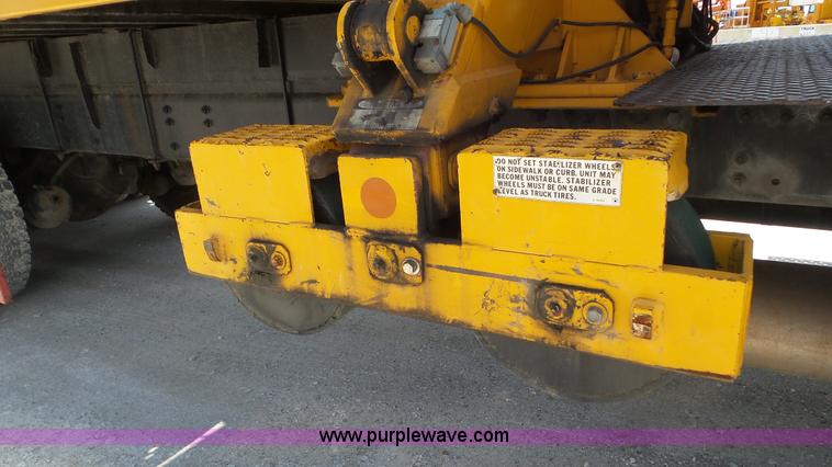 image for item L2000 1995 Volvo ACL bridge inspection truck