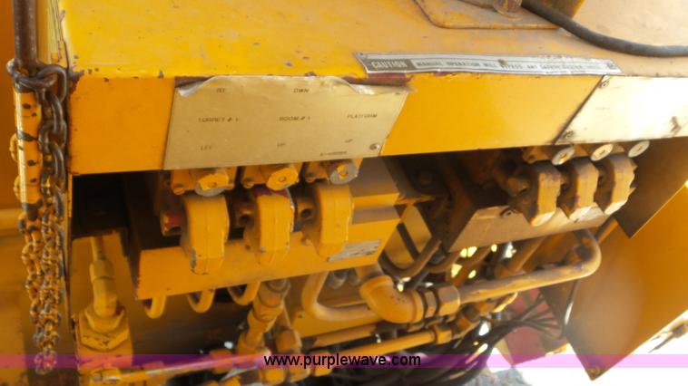 image for item L2000 1995 Volvo ACL bridge inspection truck