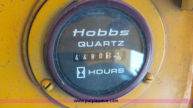 image for item L2000 1995 Volvo ACL bridge inspection truck