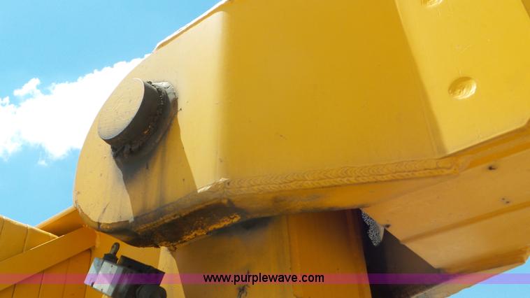 image for item L2000 1995 Volvo ACL bridge inspection truck