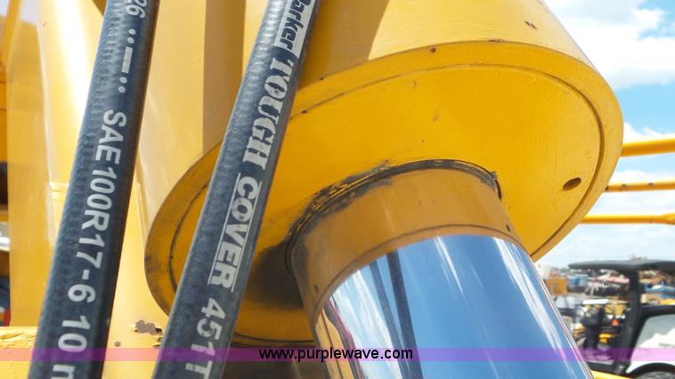 image for item L2000 1995 Volvo ACL bridge inspection truck