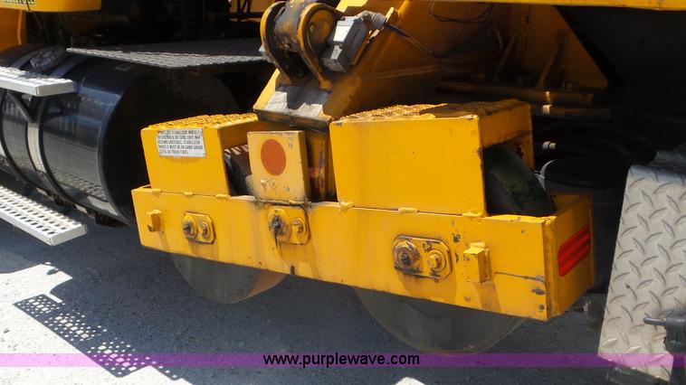 image for item L2000 1995 Volvo ACL bridge inspection truck