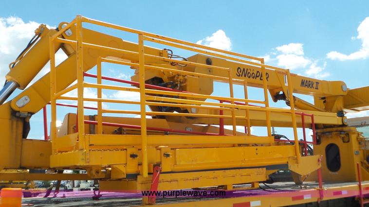 image for item L2000 1995 Volvo ACL bridge inspection truck