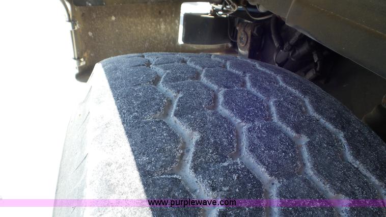 image for item L2000 1995 Volvo ACL bridge inspection truck