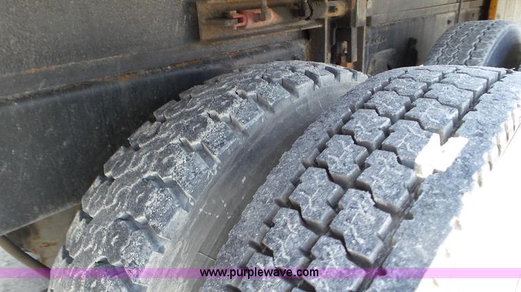 image for item L2000 1995 Volvo ACL bridge inspection truck