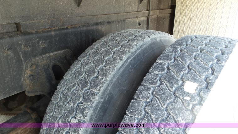 image for item L2000 1995 Volvo ACL bridge inspection truck