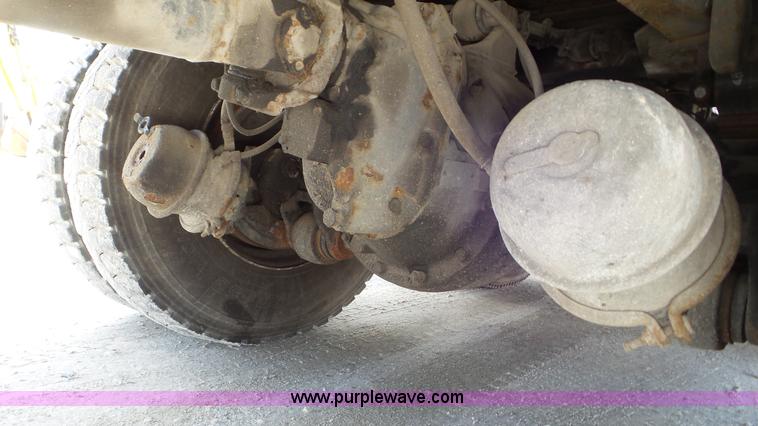 image for item L2000 1995 Volvo ACL bridge inspection truck