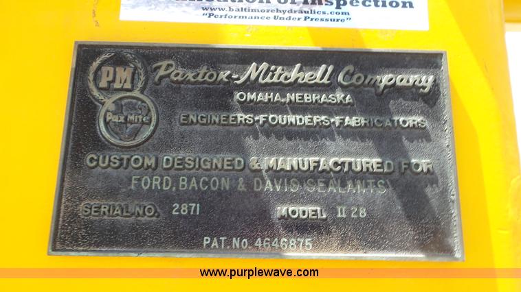 image for item L2000 1995 Volvo ACL bridge inspection truck