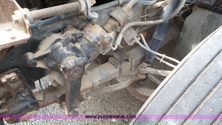 image for item L2080 1983 International 1754 flatbed truck