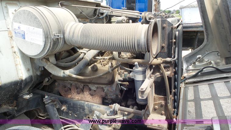 image for item L2080 1983 International 1754 flatbed truck