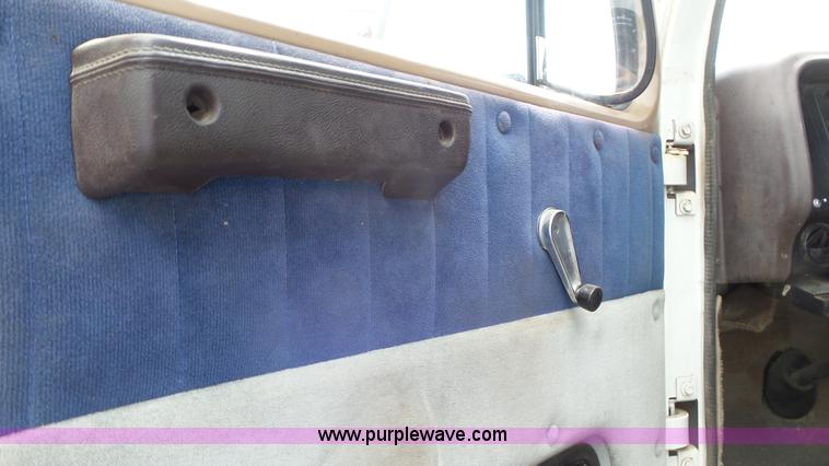 image for item L2080 1983 International 1754 flatbed truck