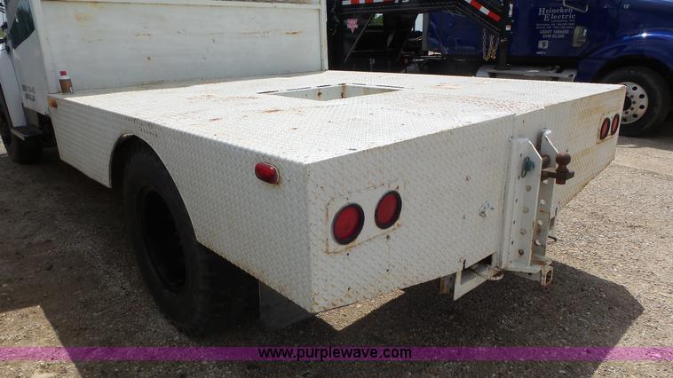 image for item L2080 1983 International 1754 flatbed truck