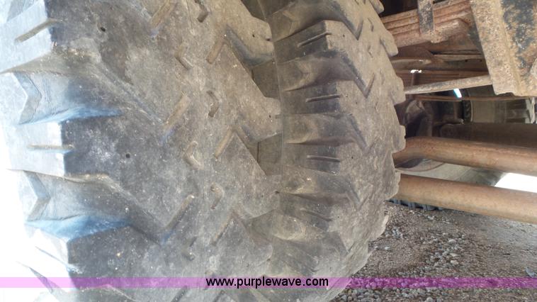 image for item L2080 1983 International 1754 flatbed truck