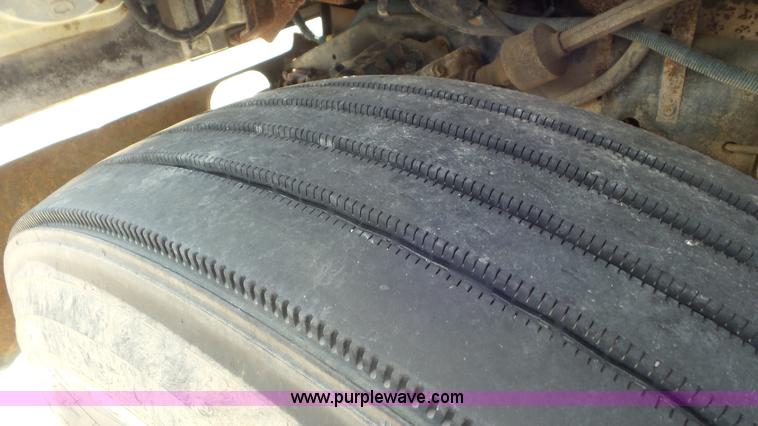 image for item L2080 1983 International 1754 flatbed truck