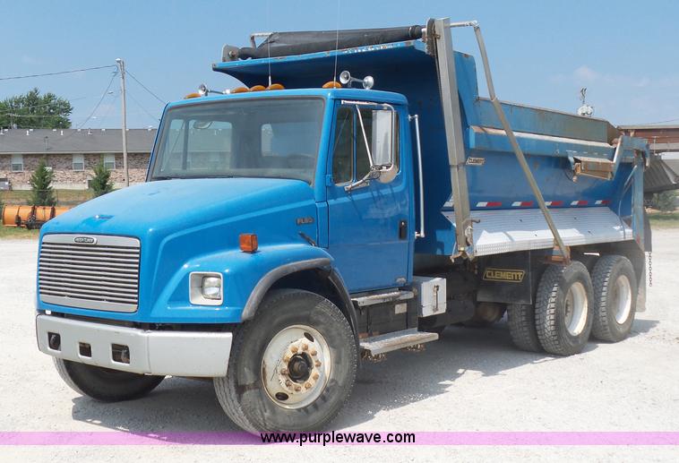 image for item L2846 2002 Freightliner FL80 dump truck