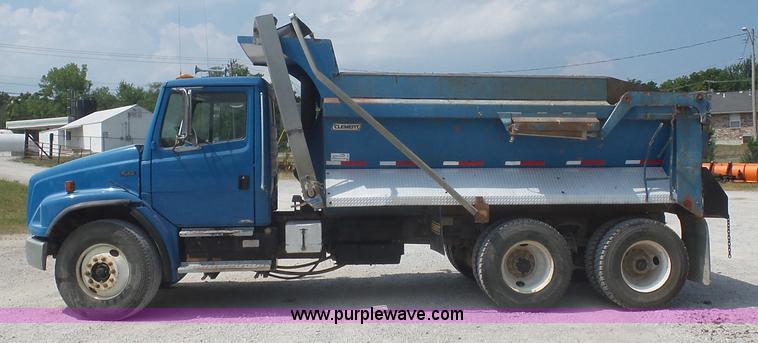 image for item L2846 2002 Freightliner FL80 dump truck