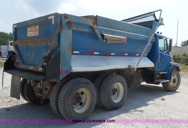 image for item L2846 2002 Freightliner FL80 dump truck