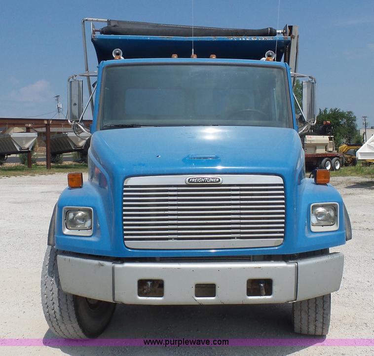 image for item L2846 2002 Freightliner FL80 dump truck
