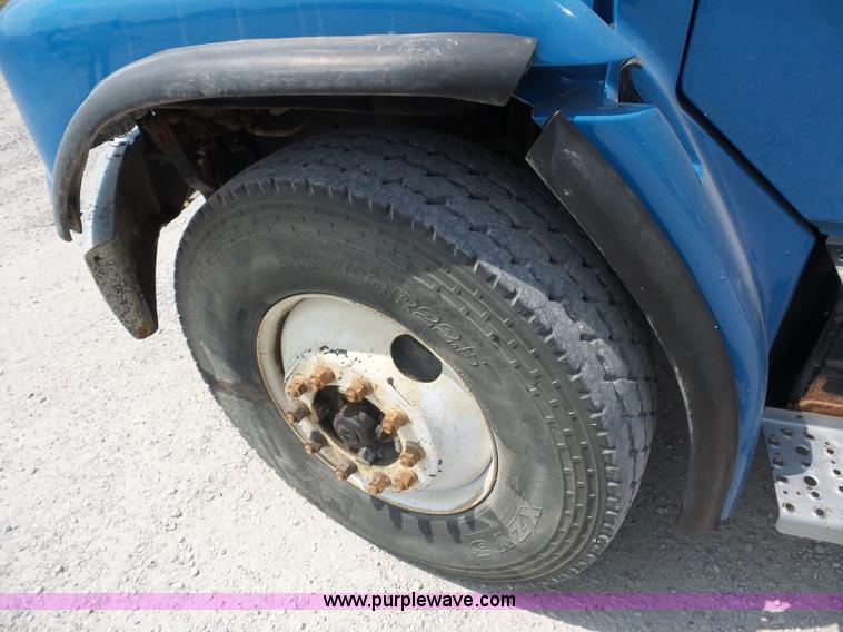 image for item L2846 2002 Freightliner FL80 dump truck