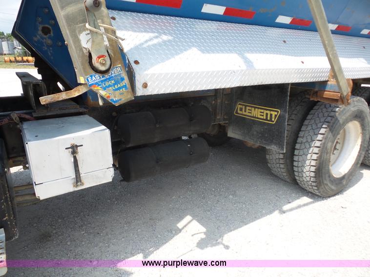 image for item L2846 2002 Freightliner FL80 dump truck