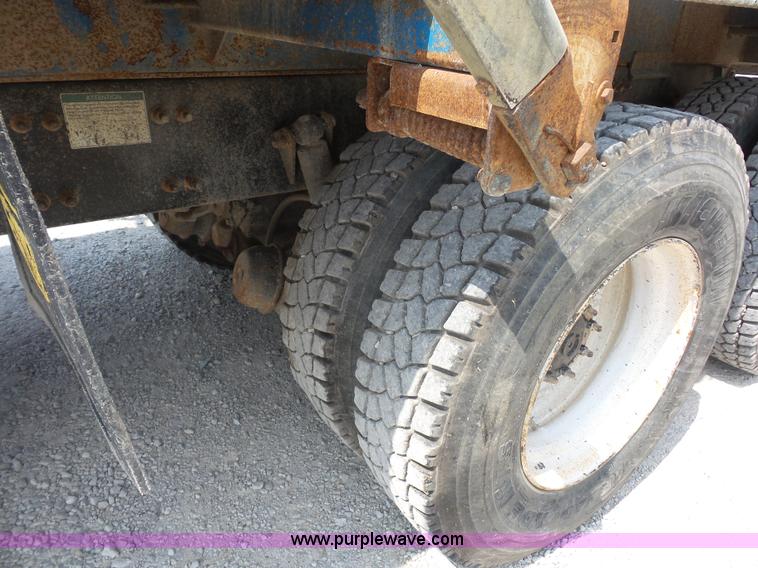 image for item L2846 2002 Freightliner FL80 dump truck