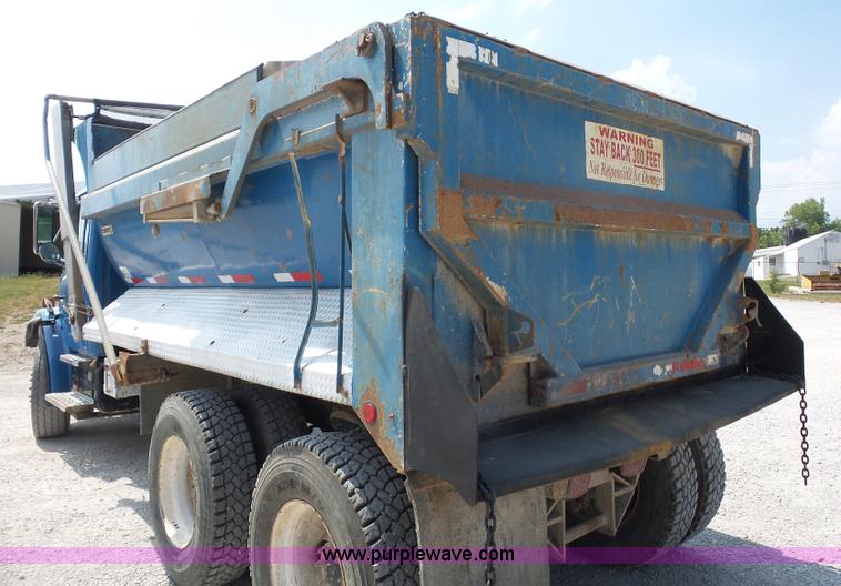 image for item L2846 2002 Freightliner FL80 dump truck