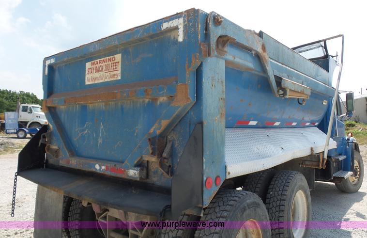 image for item L2846 2002 Freightliner FL80 dump truck