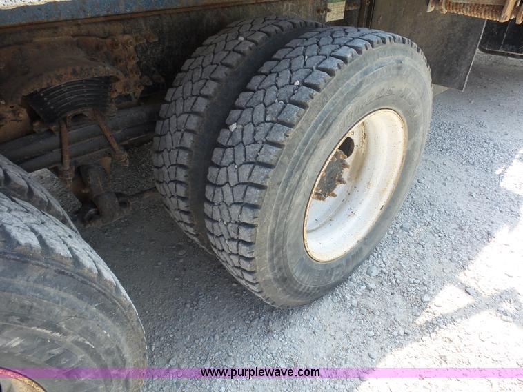 image for item L2846 2002 Freightliner FL80 dump truck