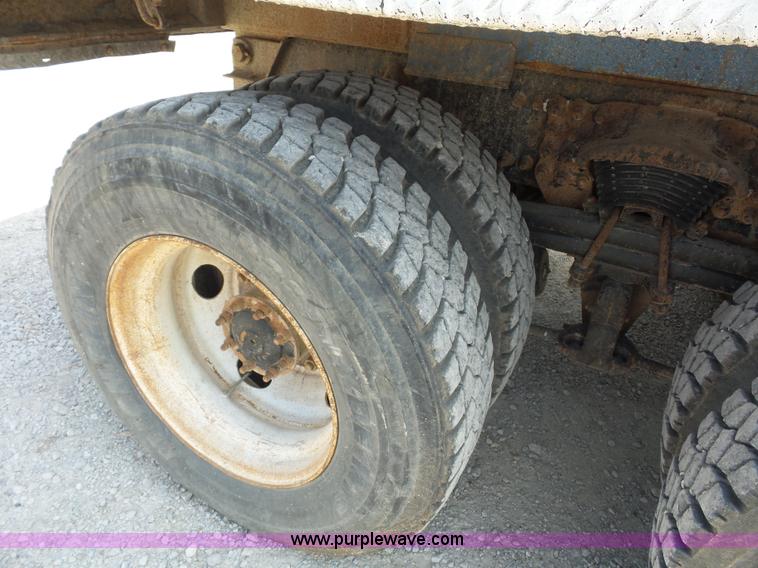 image for item L2846 2002 Freightliner FL80 dump truck