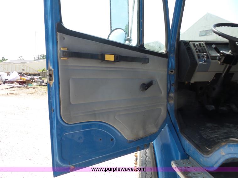 image for item L2846 2002 Freightliner FL80 dump truck