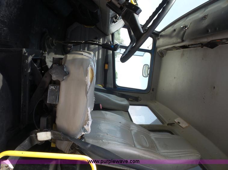 image for item L2846 2002 Freightliner FL80 dump truck