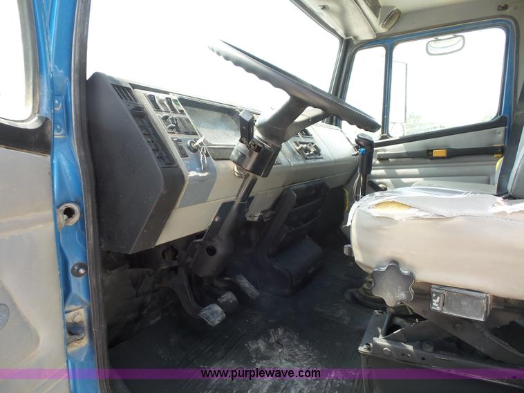 image for item L2846 2002 Freightliner FL80 dump truck