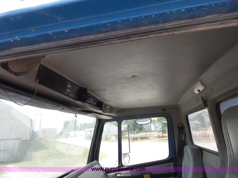 image for item L2846 2002 Freightliner FL80 dump truck